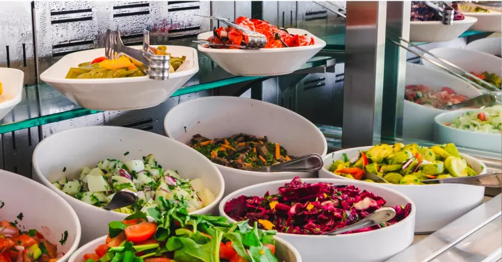 Porselen tabaklarda gastronomi küveti görseli